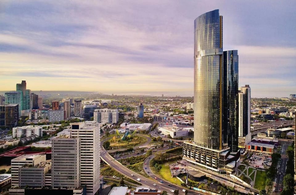 1 BRM, Southbank, King Bed, Lvl 37 Apartment in Southbank