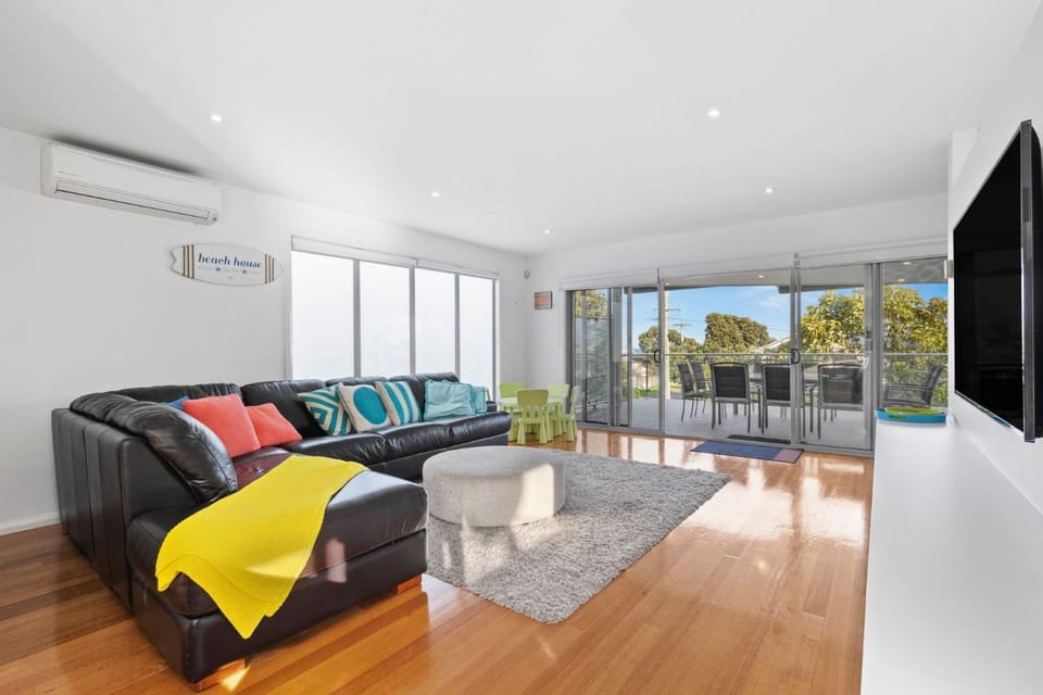 Anderson Pool Premium Walk to Beach & Shops House in Torquay