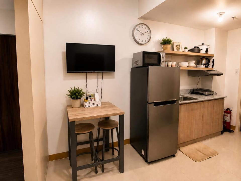 Kitchen or kitchenette, Dining area, Communal kitchen, kitchen, kitchen
