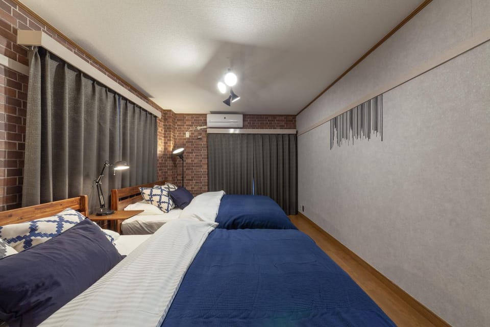 Bed, Bedroom, air conditioner