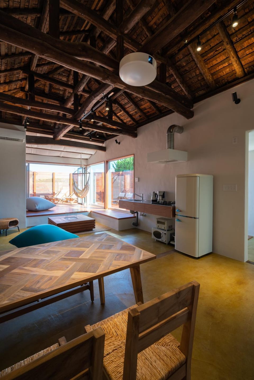 TV and multimedia, Kitchen or kitchenette, Dining area
