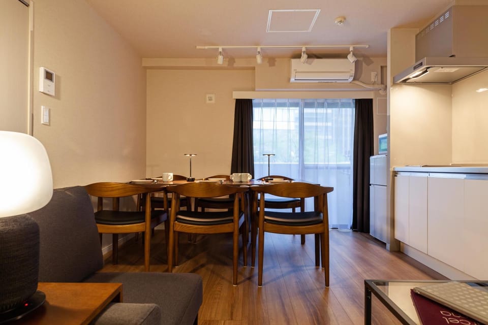 Kitchen or kitchenette, Seating area, Dining area, air conditioner