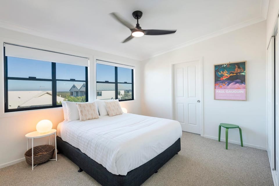 The Hill - Oceanstays Apartment in Yamba