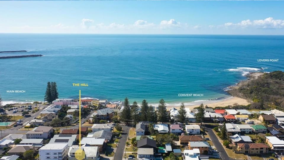 The Hill - Oceanstays Apartment in Yamba