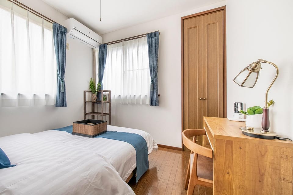 Bed, Bedroom, hair dresser, wardrobe, air conditioner