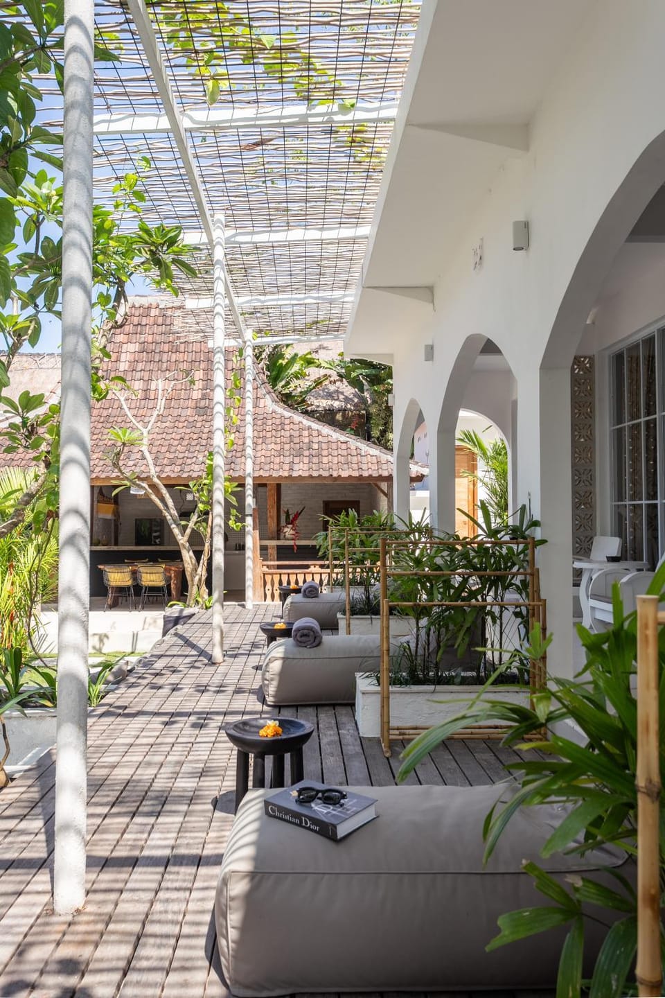 Property building, Patio, Patio, Day, Natural landscape, Balcony/Terrace, Communal kitchen, kitchen