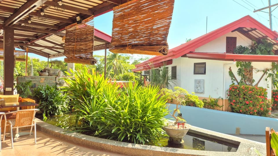 Property building, Patio, Spring, Day, Garden, Garden view