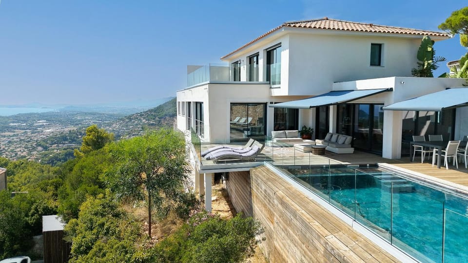 Property building, Bird's eye view, City view, Mountain view, Sea view, Swimming pool