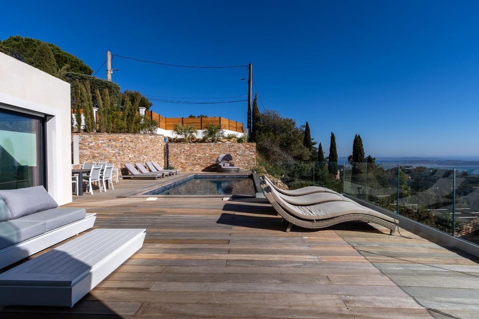Natural landscape, Balcony/Terrace, Sea view