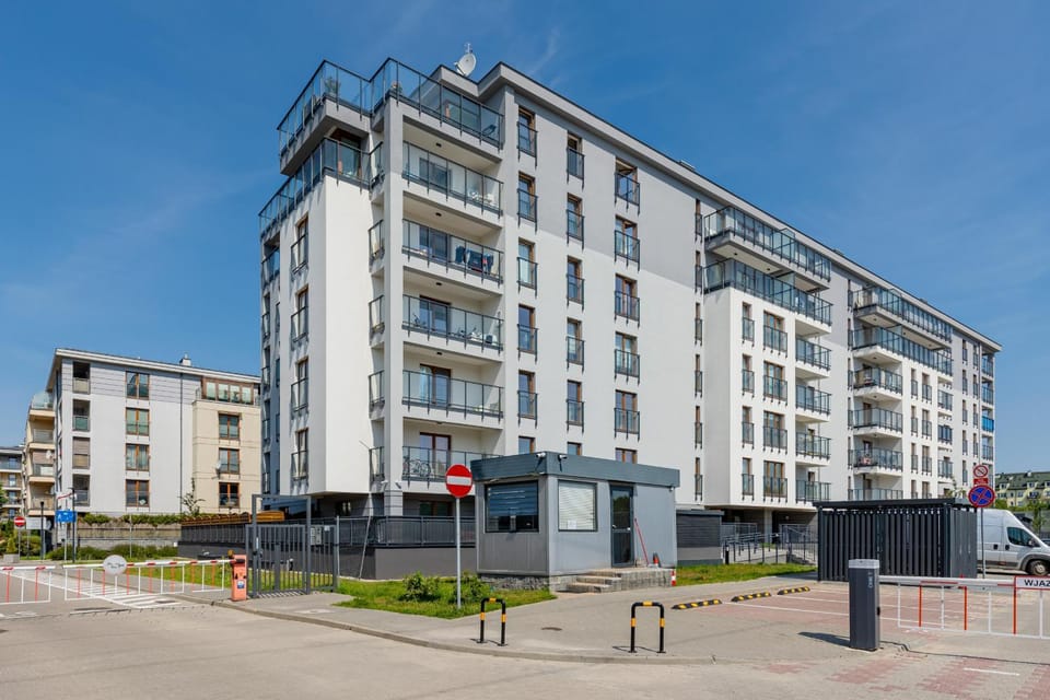 Property building, Off site, Location