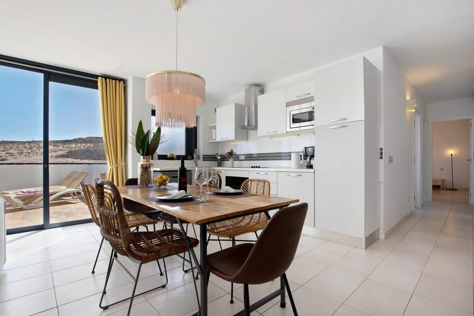 Property building, Kitchen or kitchenette, Living room
