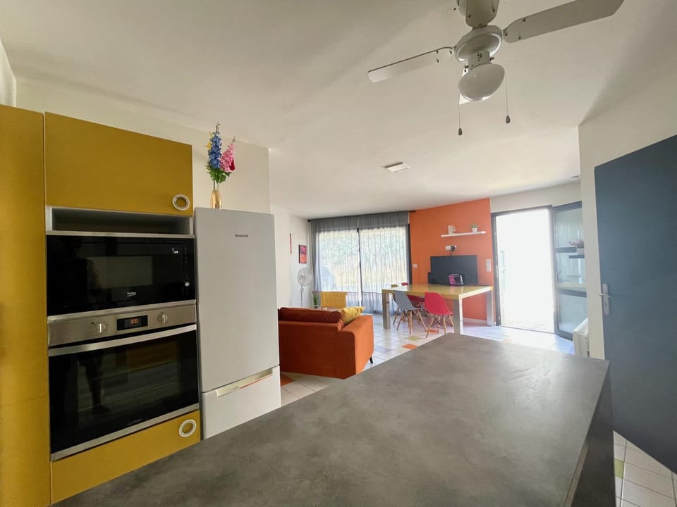 TV and multimedia, Kitchen or kitchenette, Dining area, minibar