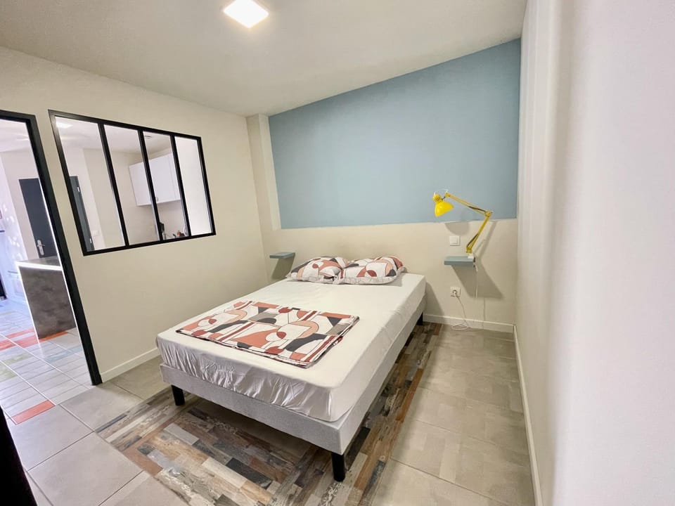 Bed, Photo of the whole room, Bedroom