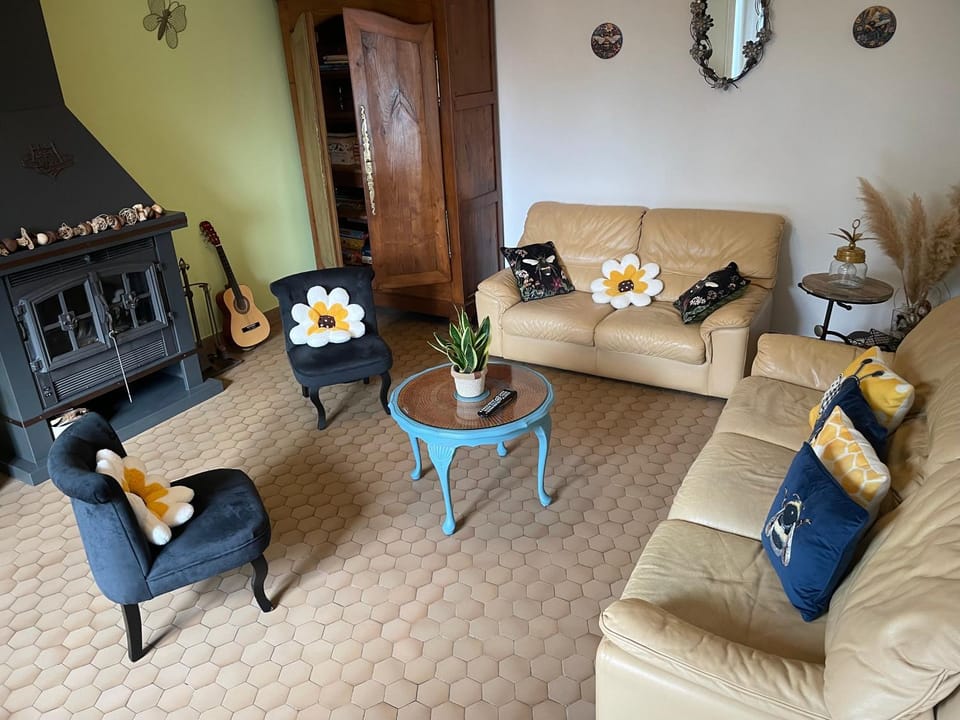 Living room, Seating area