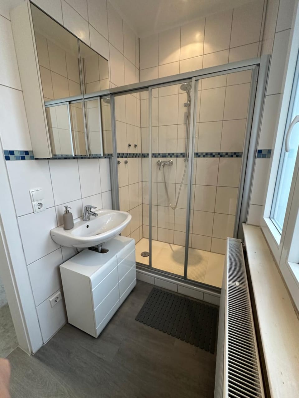 Shower, heating