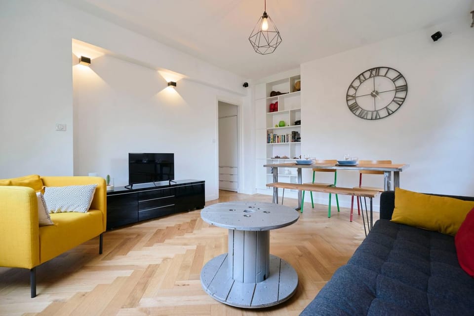 Lille République - 2ch très lumineux + Parking ! Apartment in Lille
