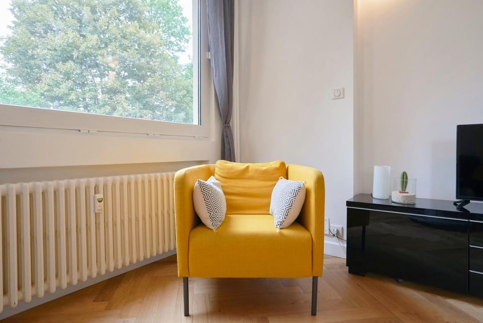 Lille République - 2ch très lumineux + Parking ! Apartment in Lille