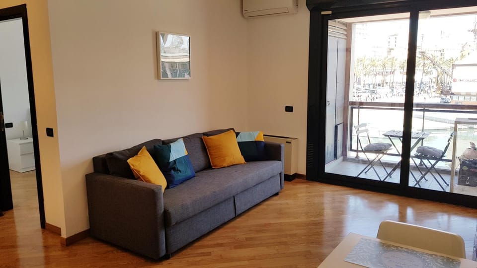 Living room, Seating area, air conditioner