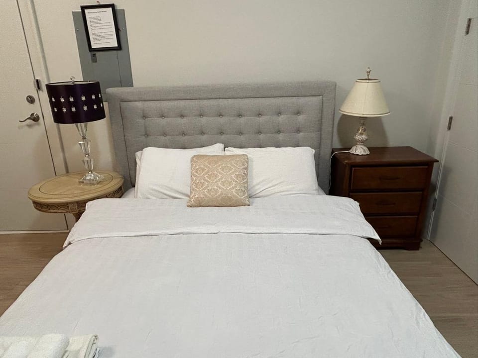 Rose Garden Vacation Studio Bed and Breakfast in Richmond