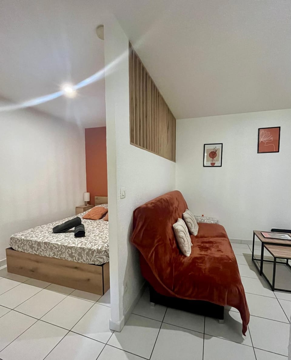 Living room, Photo of the whole room, Bedroom
