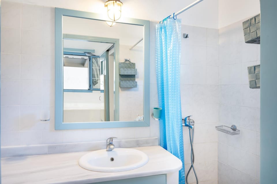 Bathroom, Living room