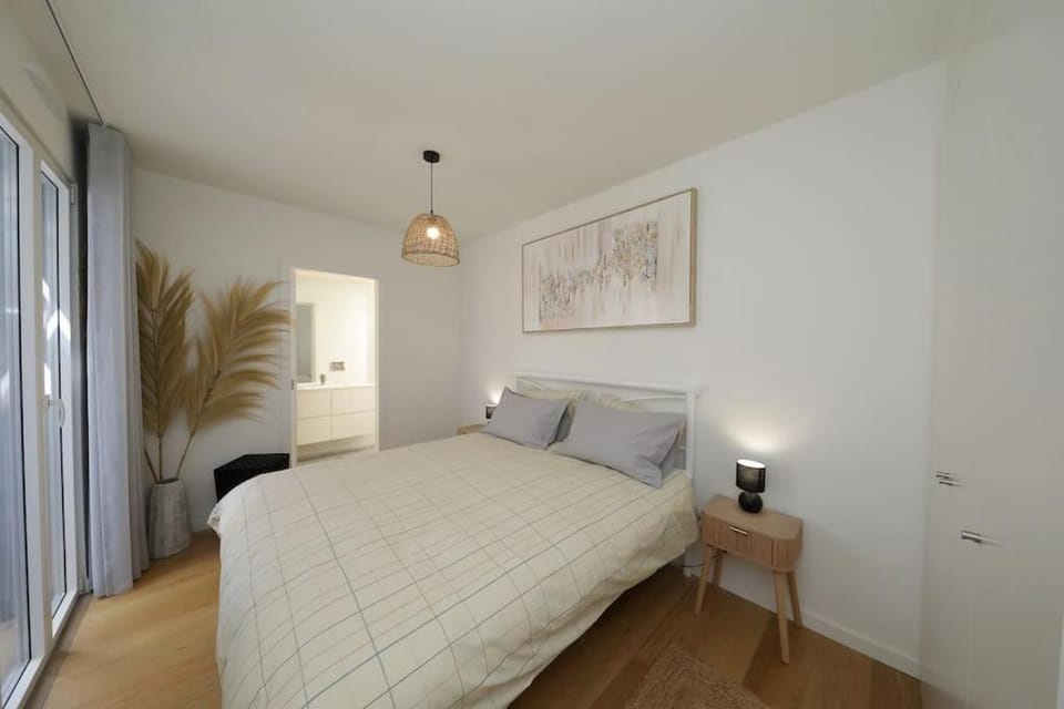 Luxury 2BR Apt, Terrace, Jacuzzi, Near Ria Formosa Apartment in Cabanas de Tavira
