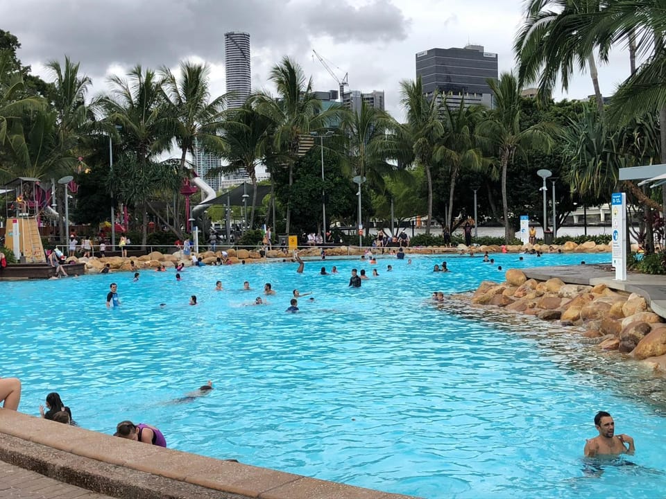 2Bedroom 2Bath 1Carpark Wifi Gym Pool Apartment in Brisbane City