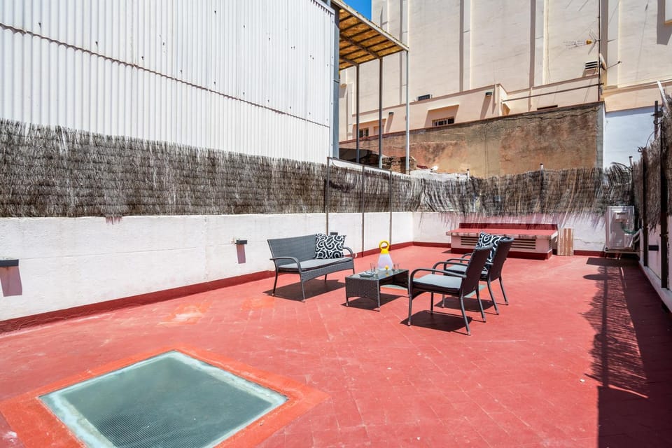 Space & Privacy Terrace, AC, Central Gràcia Apartment in Barcelona