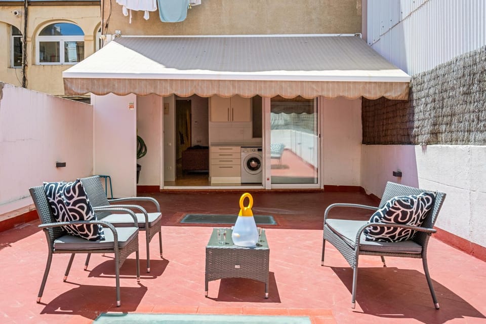 Space & Privacy Terrace, AC, Central Gràcia Apartment in Barcelona