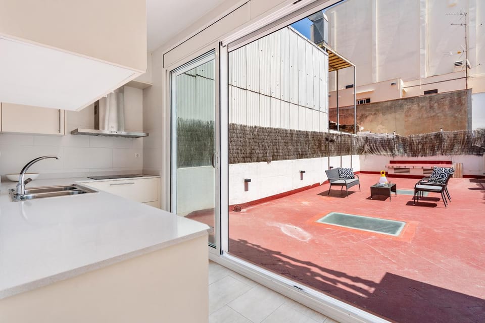 Space & Privacy Terrace, AC, Central Gràcia Apartment in Barcelona