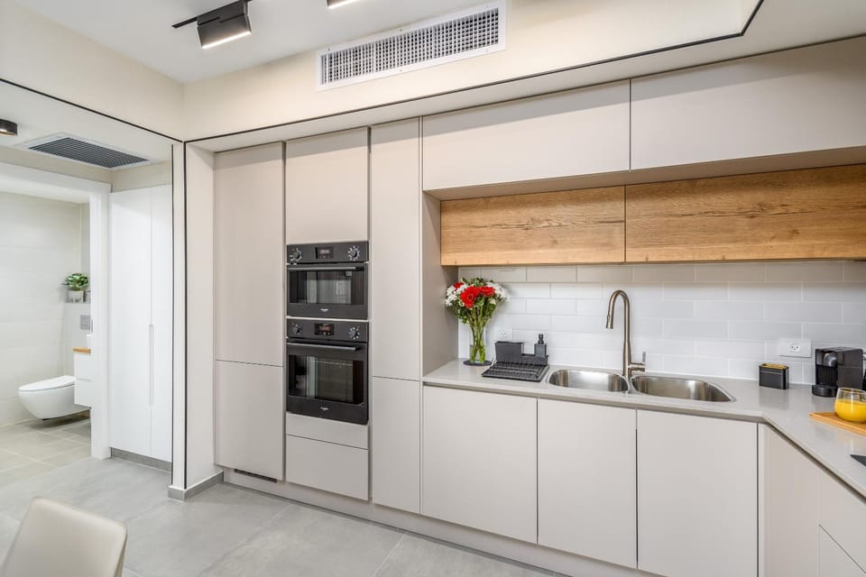 Savyon Wiew Tower Apartment hotel - Sea-u-Jerusalem Apartment in Jerusalem