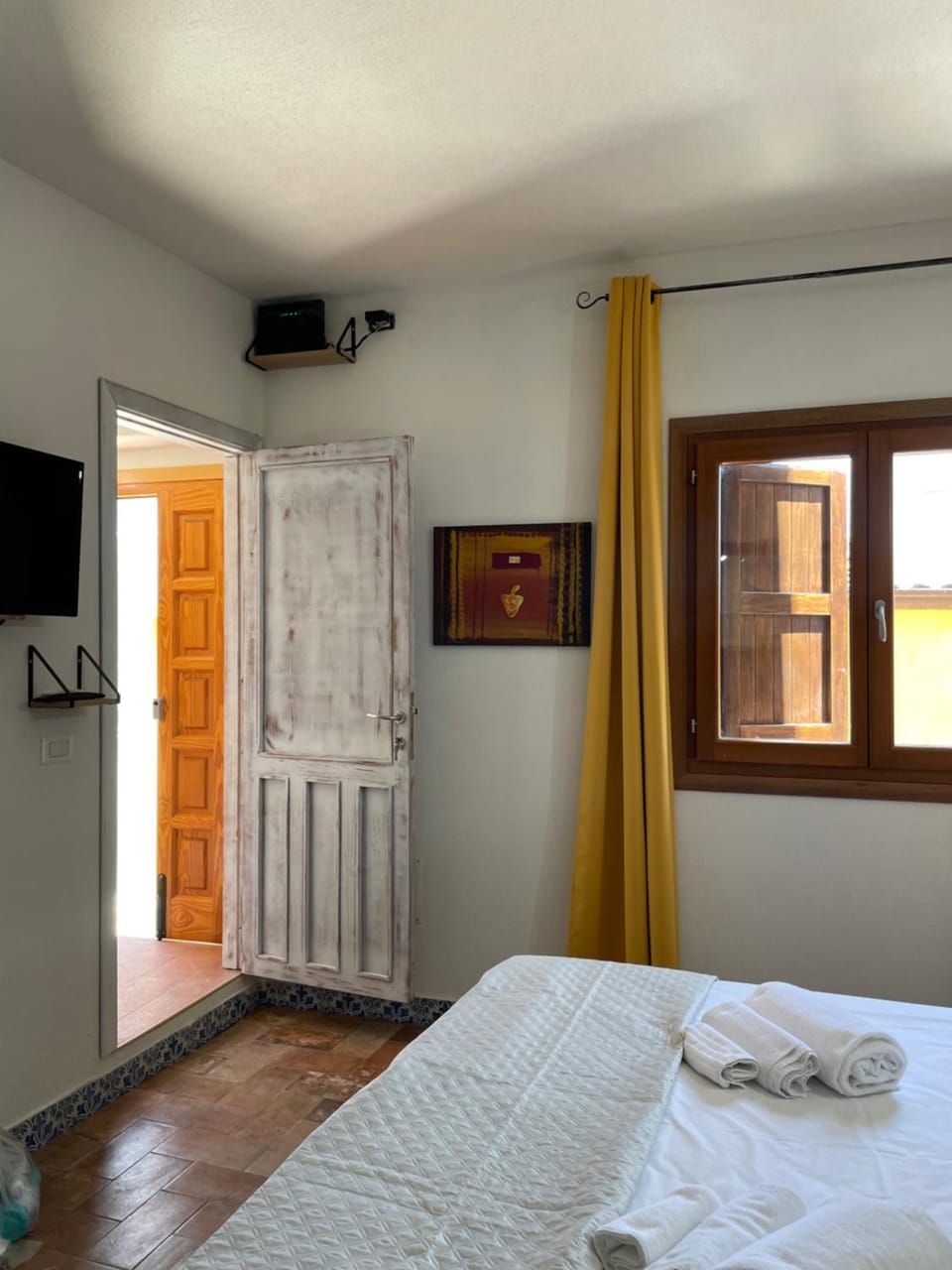 LOFT CON USO CUCINA E TERRAZZO PANORAMICO - FORA E' MUROS II - Ammentos Posada Bed and Breakfast in Sardinia
