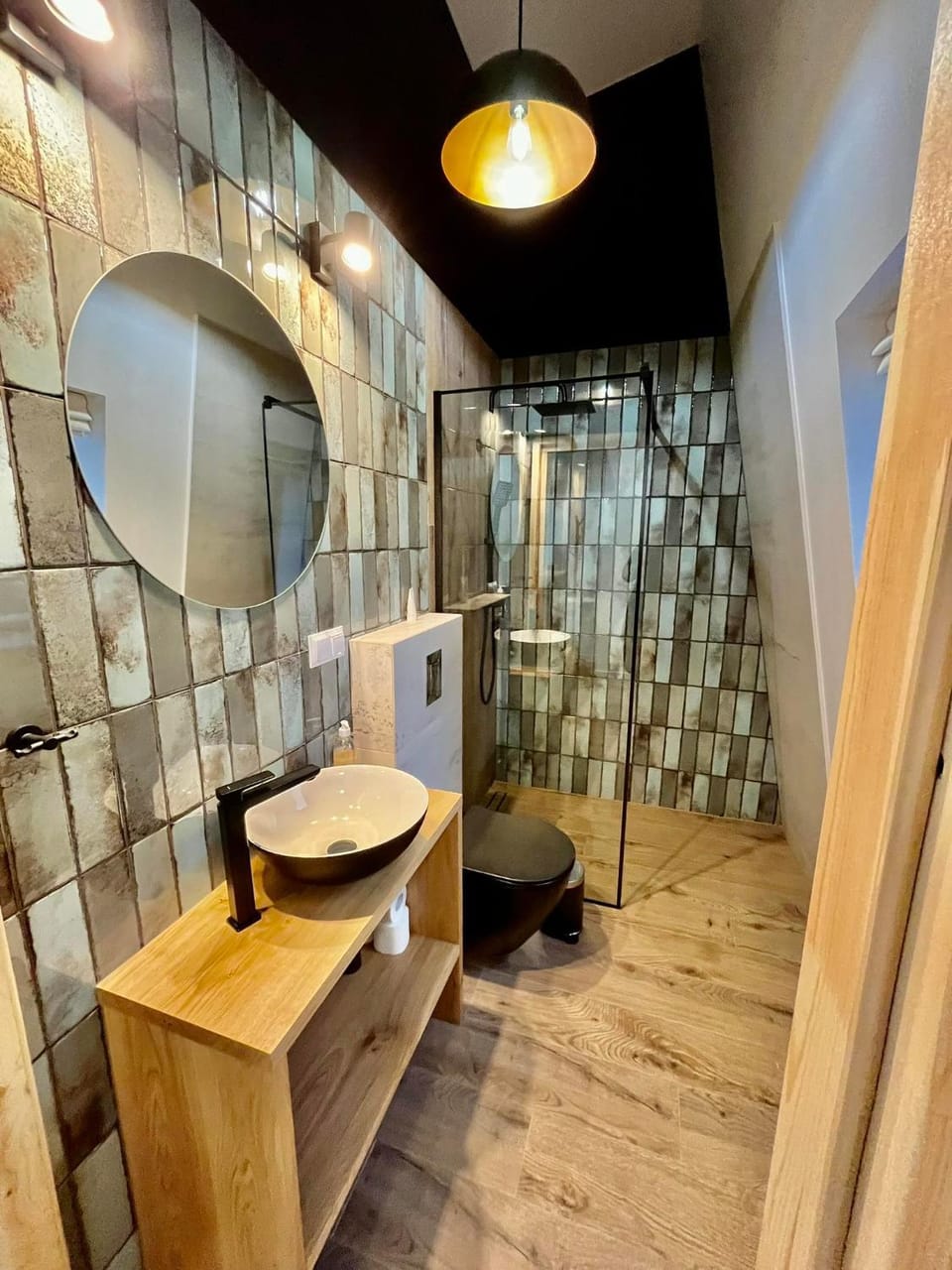 Shower, Toilet, Bathroom