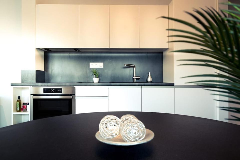 Kitchen or kitchenette, Other, stove