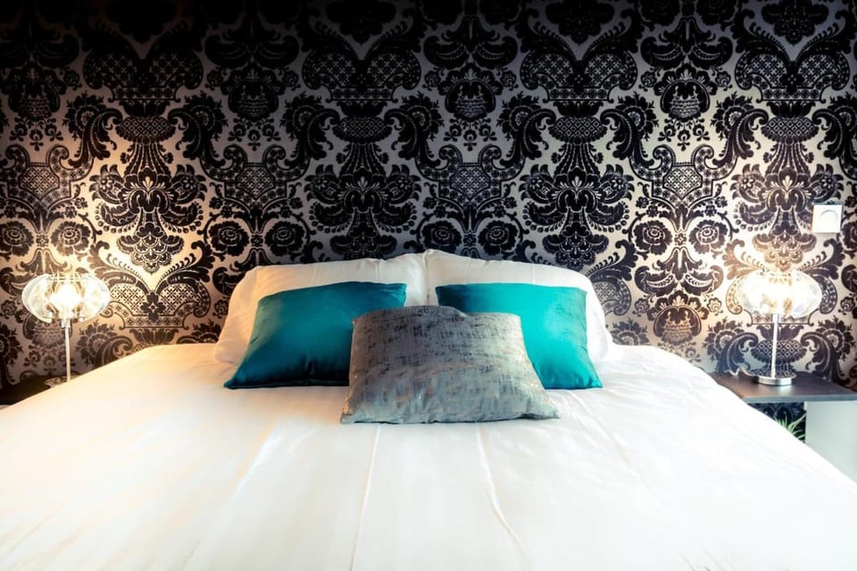 Bed, Other, Photo of the whole room, Bedroom