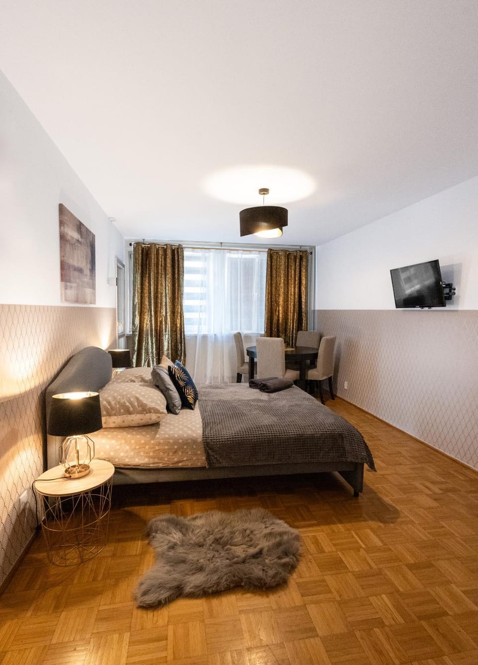 Bed, Photo of the whole room, Bedroom