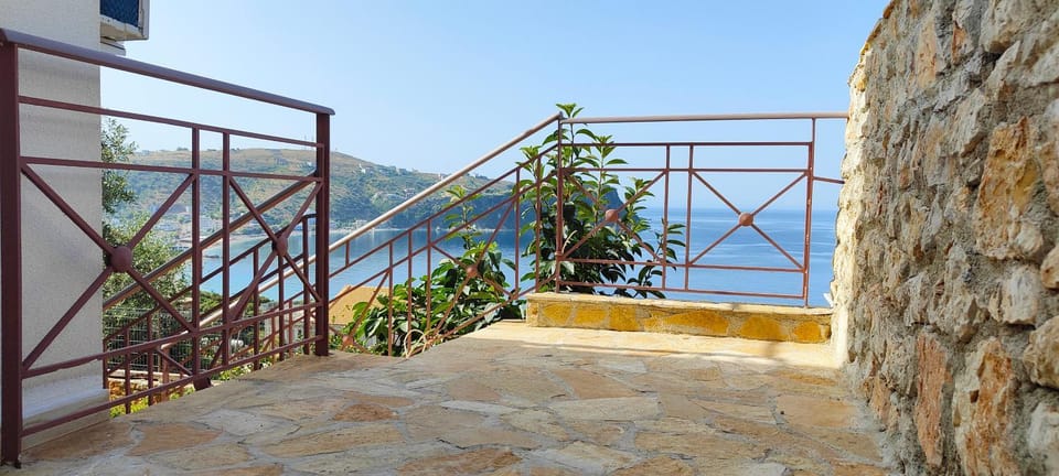 Day, Natural landscape, Balcony/Terrace