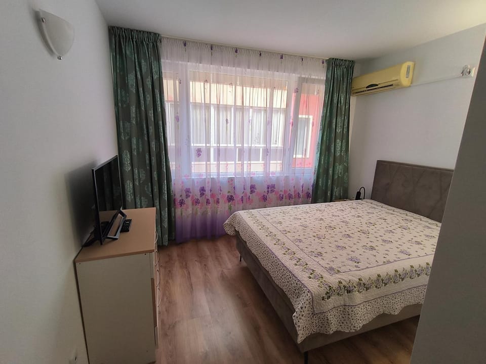 TV and multimedia, Bedroom, air conditioner