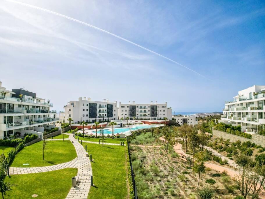 HigueronRentals Live Work Enjoy Apartment in Costa del Sol