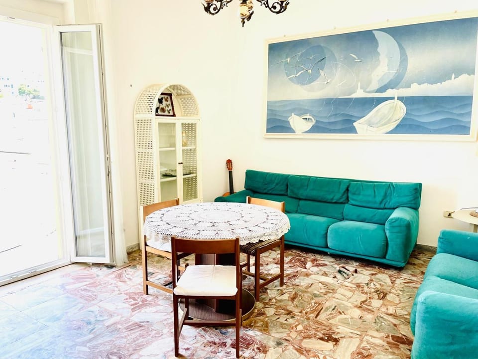 Living room, Dining area, Bedroom