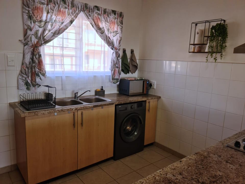 minibar, washing machine