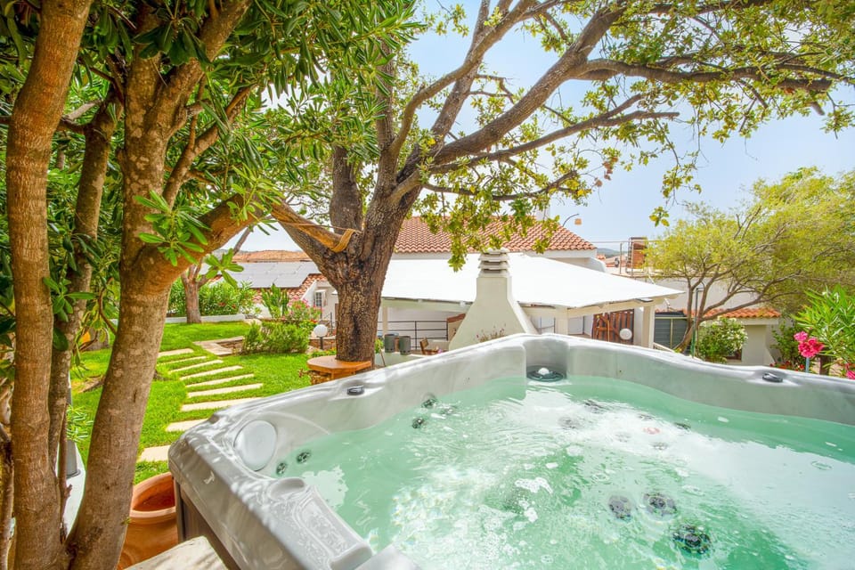 Day, Garden, Hot Tub, Hot Tub, Garden view, Pool view, Swimming pool