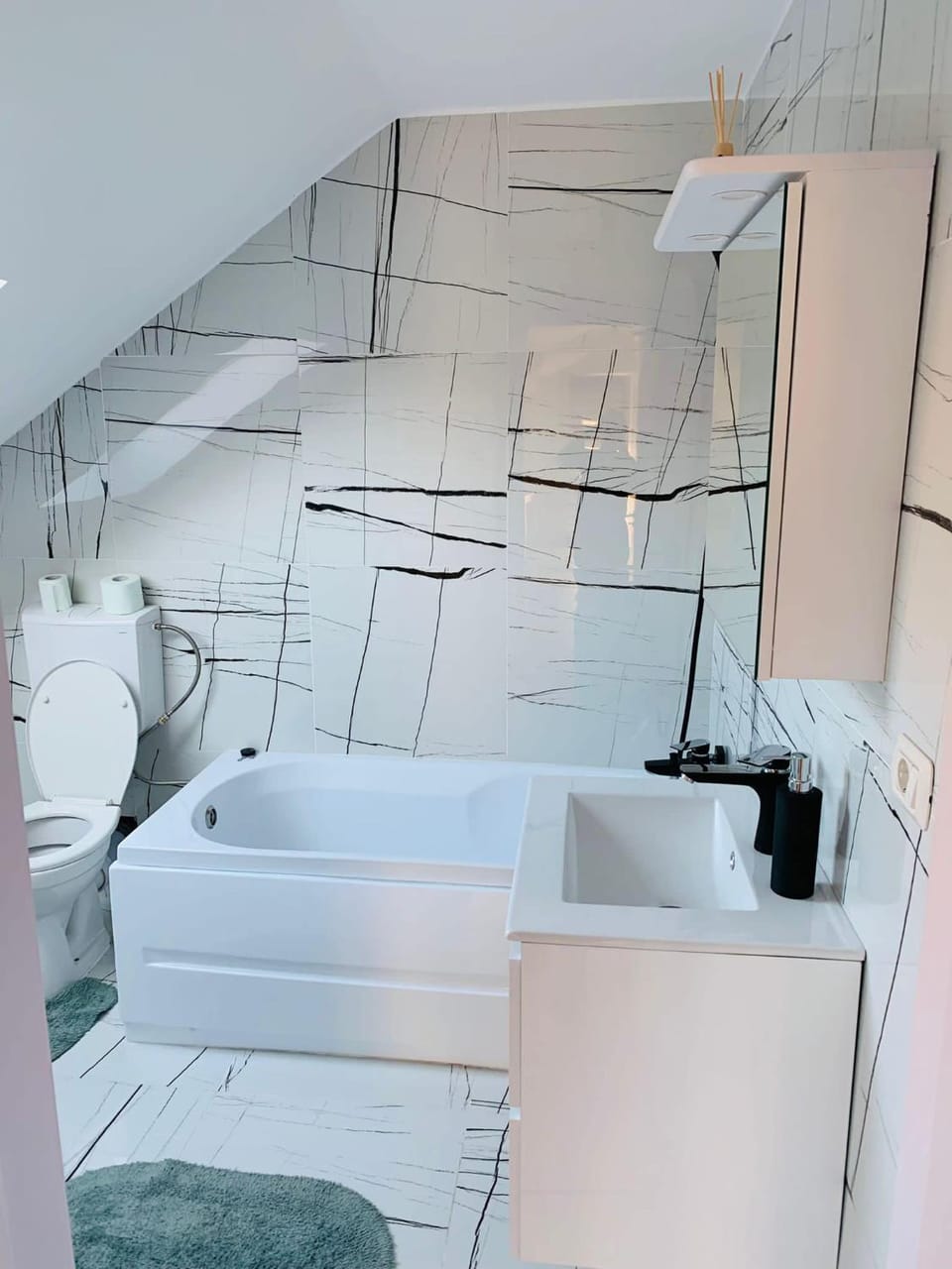 Shower, Bathroom, Bath, towels