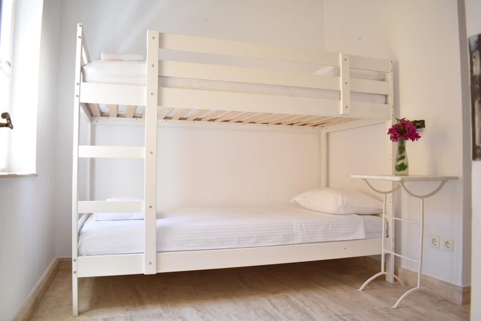 Bed, Bedroom, bunk bed