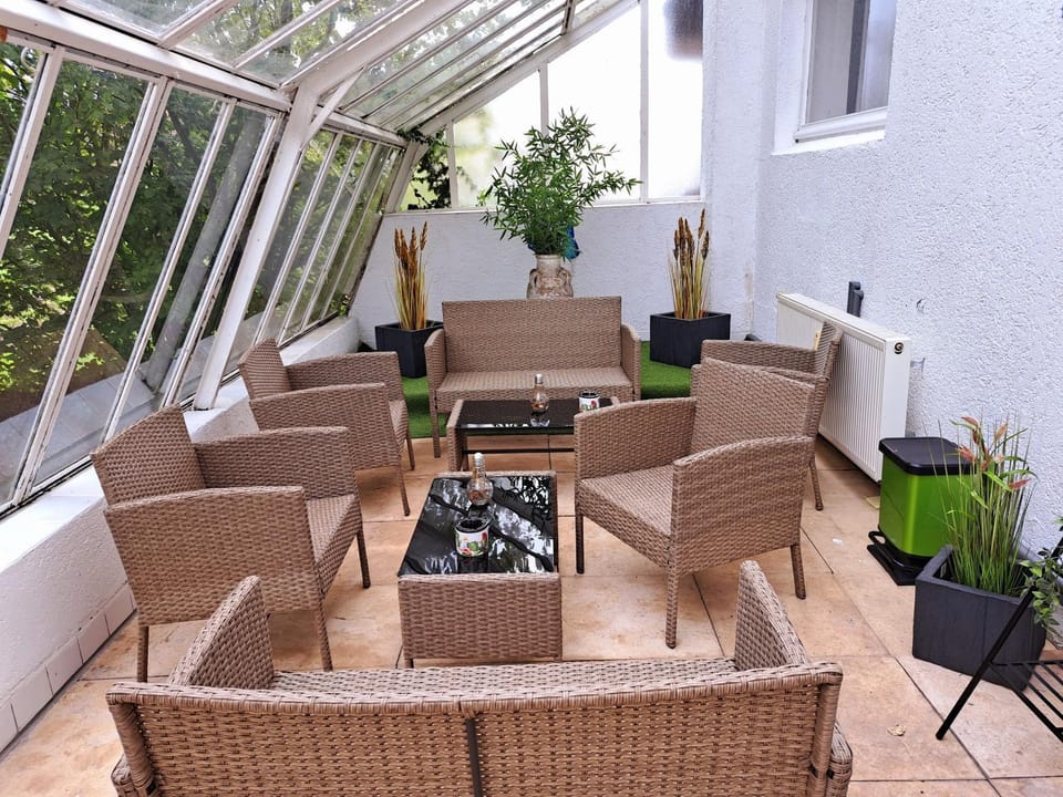 Garden, Garden, Balcony/Terrace, Seating area, Evening entertainment, Garden view, Entertainment