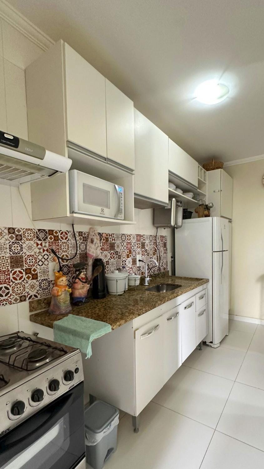 Kitchen or kitchenette, oven, pet friendly, stove, toaster