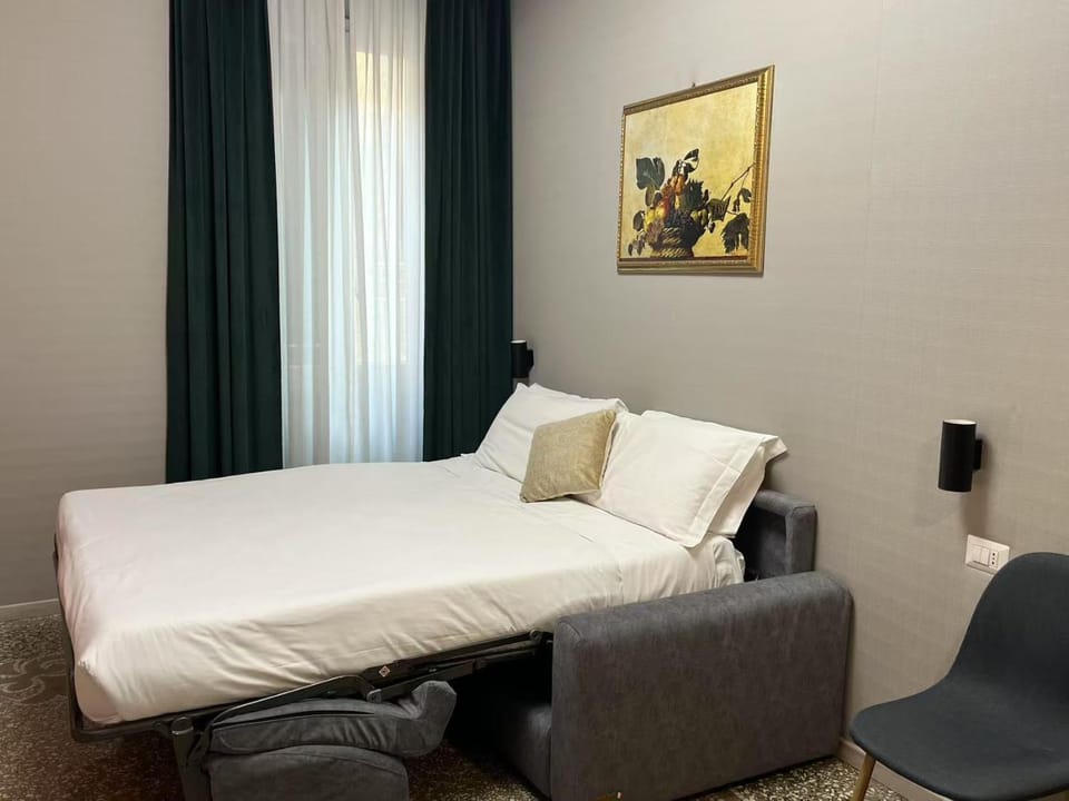 Bed, Living room, Bedroom