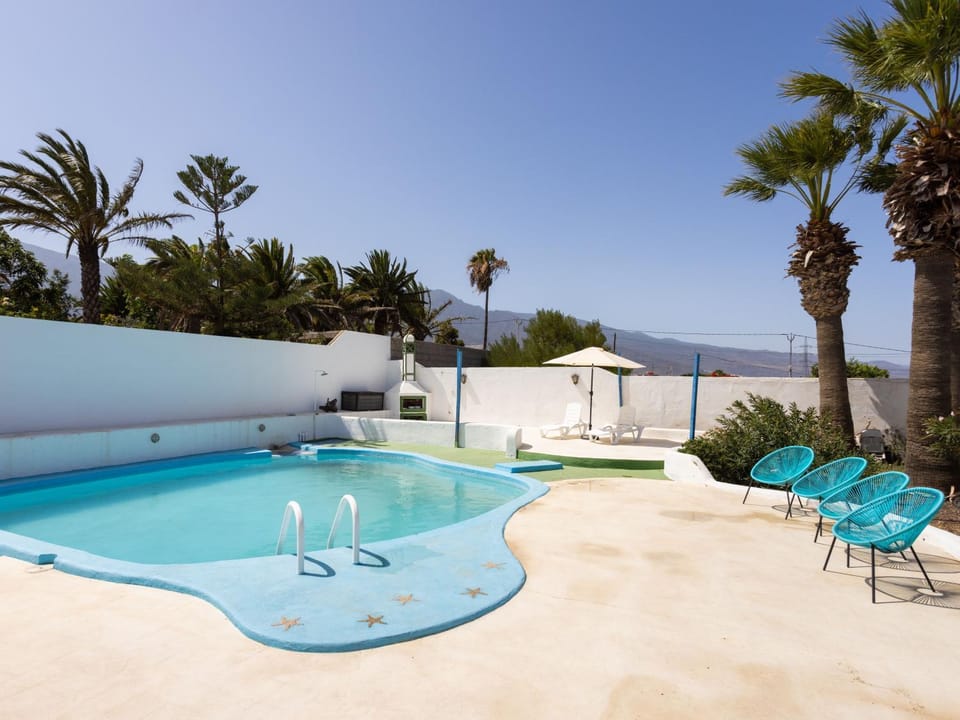 Garden, Swimming pool, Swimming pool, sunbed