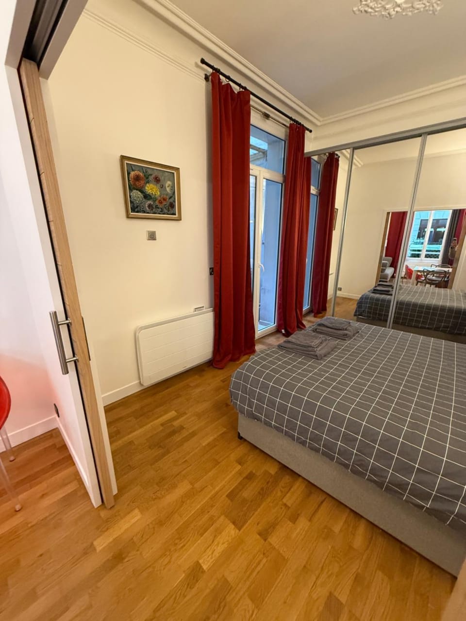 Charming 2 Bedroom with AC & Huge Terrace Apartment in Paris