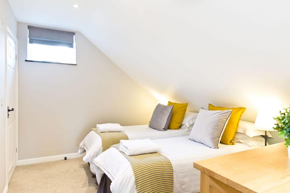 Property building, Bedroom, towels
